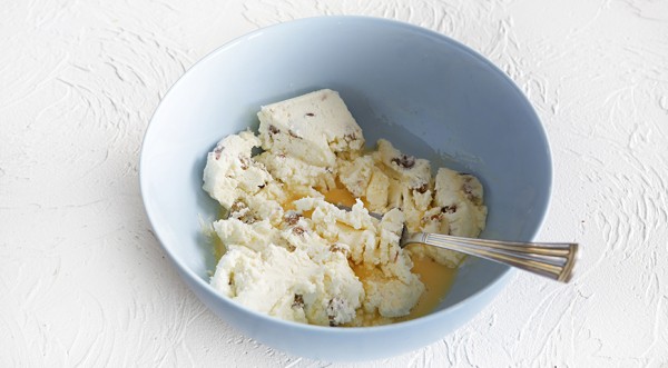 Сырники из творожной массы с изюмом, пошаговый рецепт с фото