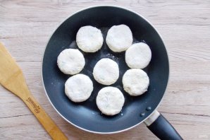 Сырники с твердым сыром и зеленью