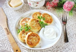 Сырники с твердым сыром и зеленью