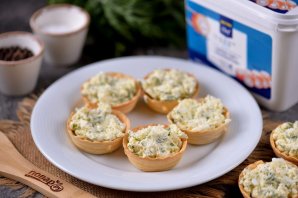 Тарталетки со шпротами и сливочным сыром Тарталетки со шпротами и сливочным сыром
