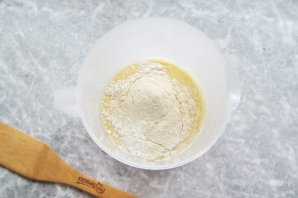 Тонкие блины с припеком из яиц и зеленого лука