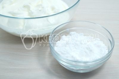 Торт «Новинка» со сметанным кремом Торт «Новинка» со сметанным кремом