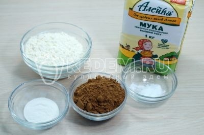 Торт «Новинка» со сметанным кремом Торт «Новинка» со сметанным кремом