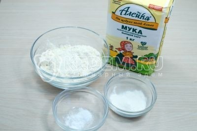 Торт «Новинка» со сметанным кремом Торт «Новинка» со сметанным кремом