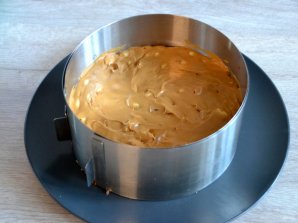 Торт "Сникерс" из печенья без выпечки