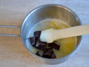 Торт "Сникерс" из печенья без выпечки