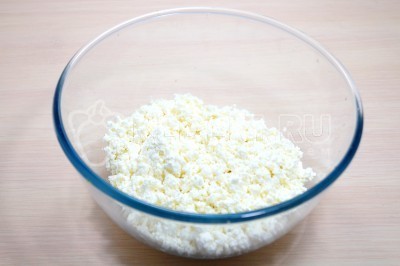 Творожная запеканка с овсяными хлопьями и свежими ягодами