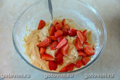 Творожный кекс с клубникой Творожный кекс с клубникой