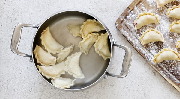 Вареники с вишней и абрикосами, пошаговый рецепт с фото Вареники с вишней и абрикосами, пошаговый рецепт с фото