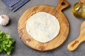 Ароматные чесночные лепёшки