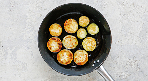 Баклажаны, тушенные с помидорами и чесноком, пошаговый рецепт с фото