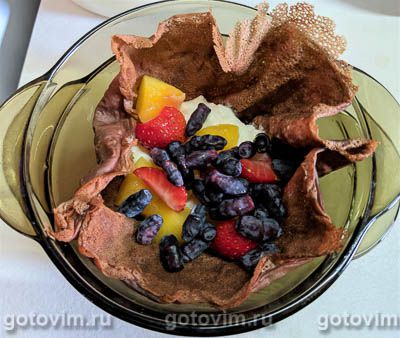 Блинный торт с ягодами и сметаной на желатине