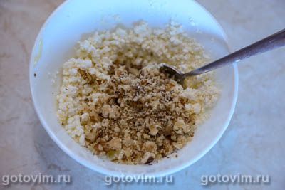 Десерт из персиков, запеченных с творогом, грецкими орехами и медом Десерт из персиков, запеченных с творогом, грецкими орехами и медом