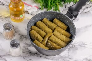 Долма с мятным соусом