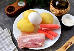 Драники с беконом и крабовыми палочками