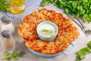 Драники с колбасой и сыром