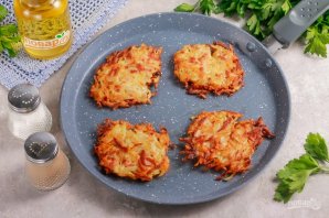 Драники с колбасой и сыром