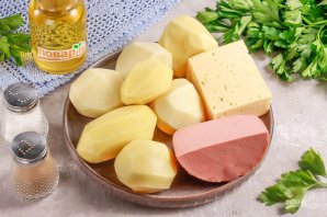 Драники с колбасой и сыром