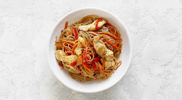 Фунчоза с курицей и овощами в соевом соусе, пошаговый рецепт с фото