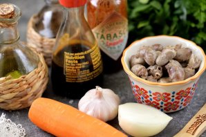 Холодная закуска из куриных сердечек в чесночно-соевом соусе Холодная закуска из куриных сердечек в чесночно-соевом соусе