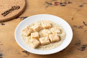 Хрустящий тофу в кунжуте Хрустящий тофу в кунжуте