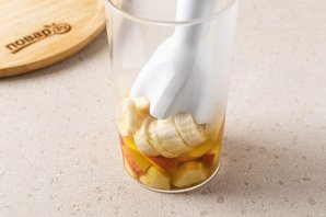 Яблочно-банановый смузи с зеленым чаем