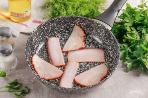 Яичница с беконом и томатами