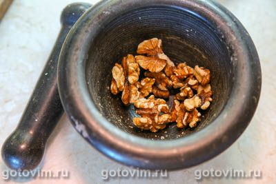 Кабачки запеченные с грецкими орехами и сыром