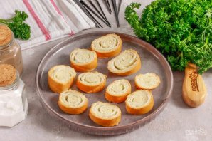 Канапе с охотничьими колбасками