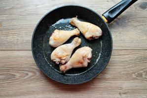 Куриная голень в слоеном тесте