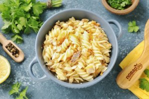 Макароны по-флотски с рыбой Макароны по-флотски с рыбой