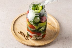 Маринованное овощное ассорти