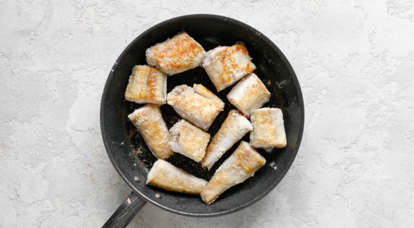 Минтай с морковью и луком на сковороде, пошаговый рецепт с фото Минтай с морковью и луком на сковороде, пошаговый рецепт с фото