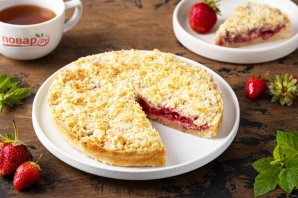 Насыпной пирог с клубникой Насыпной пирог с клубникой