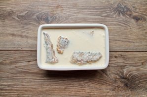 Навага жареная со сметанным соусом