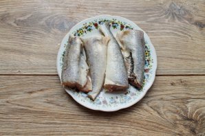 Навага жареная со сметанным соусом