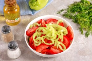 Овощной салат с икрой минтая