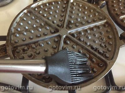 Печенье в форме (на плите) Печенье в форме (на плите)