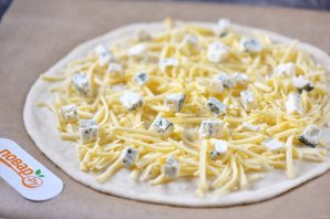 Пицца с ежевикой Пицца с ежевикой