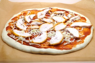 Пицца с кабачками и курицей Пицца с кабачками и курицей