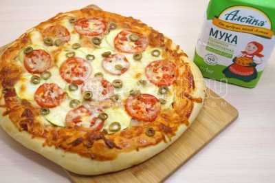 Пицца с кабачками и курицей Пицца с кабачками и курицей