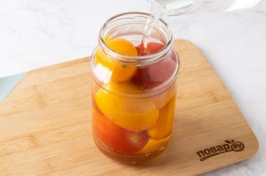 Помидоры с гвоздикой на зиму