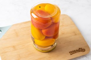 Помидоры с гвоздикой на зиму