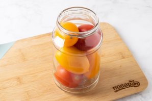 Помидоры с гвоздикой на зиму