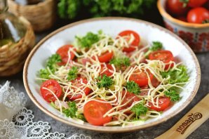 Салат "Фризе" с беконом Салат "Фризе" с беконом