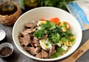 Салат из куриной печени с морковью по-корейски