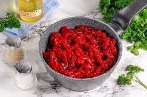 Салат из свеклы с чесноком на зиму