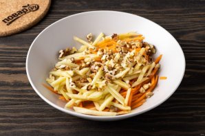 Салат с морковью, яблоком и грецкими орехами