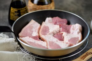 Сало по-китайски в соевом соусе Сало по-китайски в соевом соусе