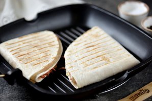 Сэндвич из тортильи